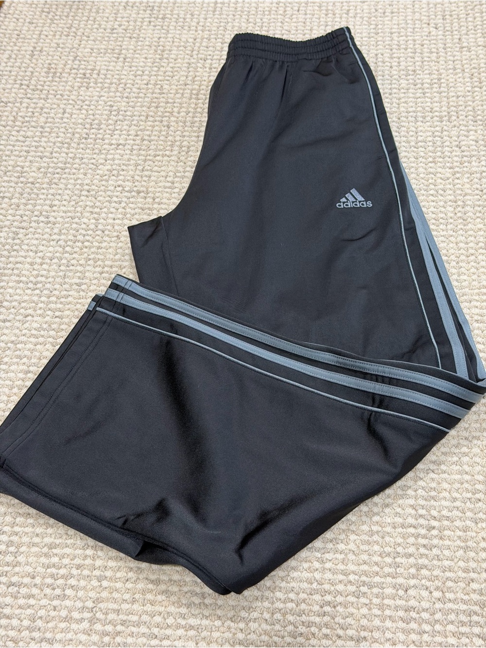 Adidas Sweatpants 3 Stripe Men’s Size Medium Black Grey Baggy Athletic NEW